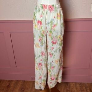 cottage fairy whimsy floral raw hem pants
love harmony
sz small